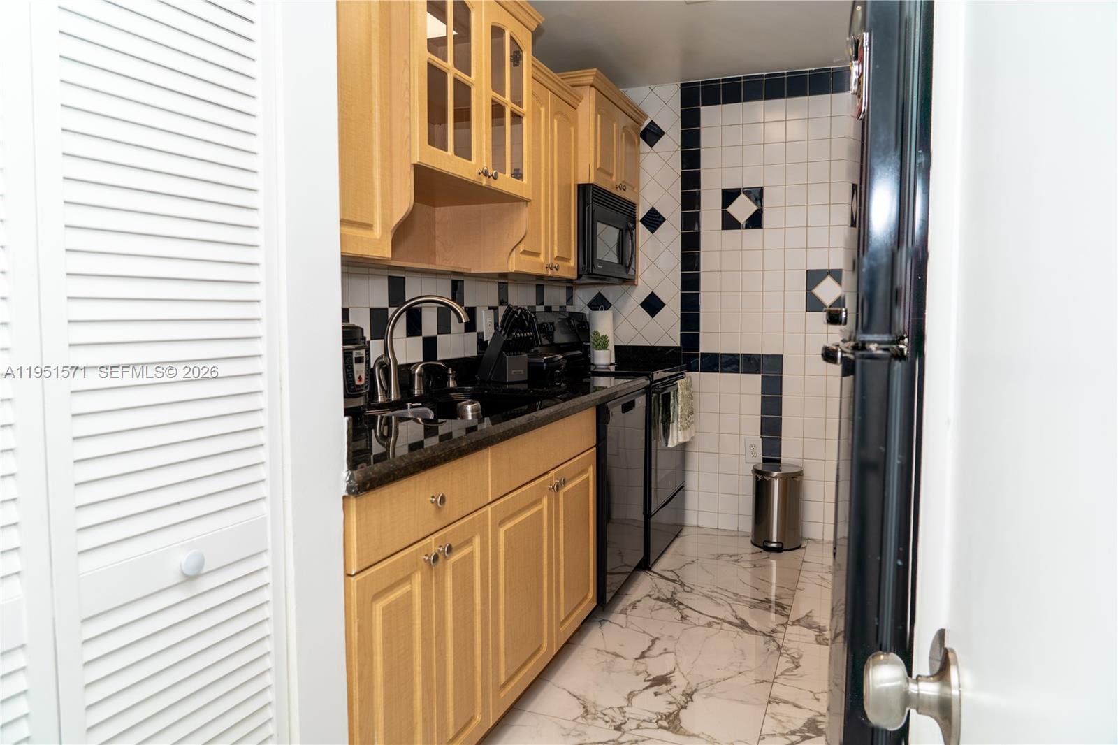 SANDALWOOD CONDO APTS - Residential