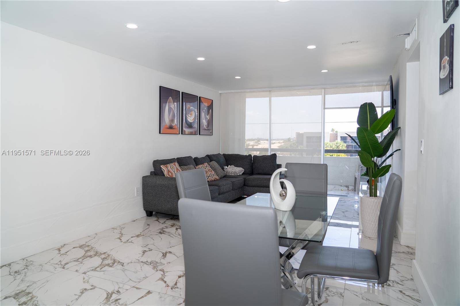 SANDALWOOD CONDO APTS - Residential