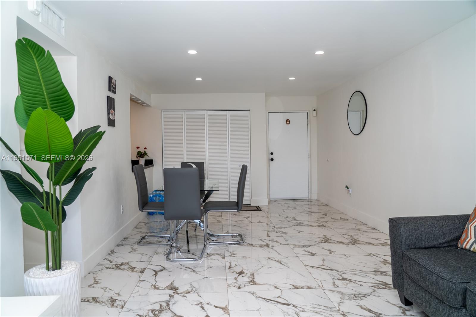 SANDALWOOD CONDO APTS - Residential