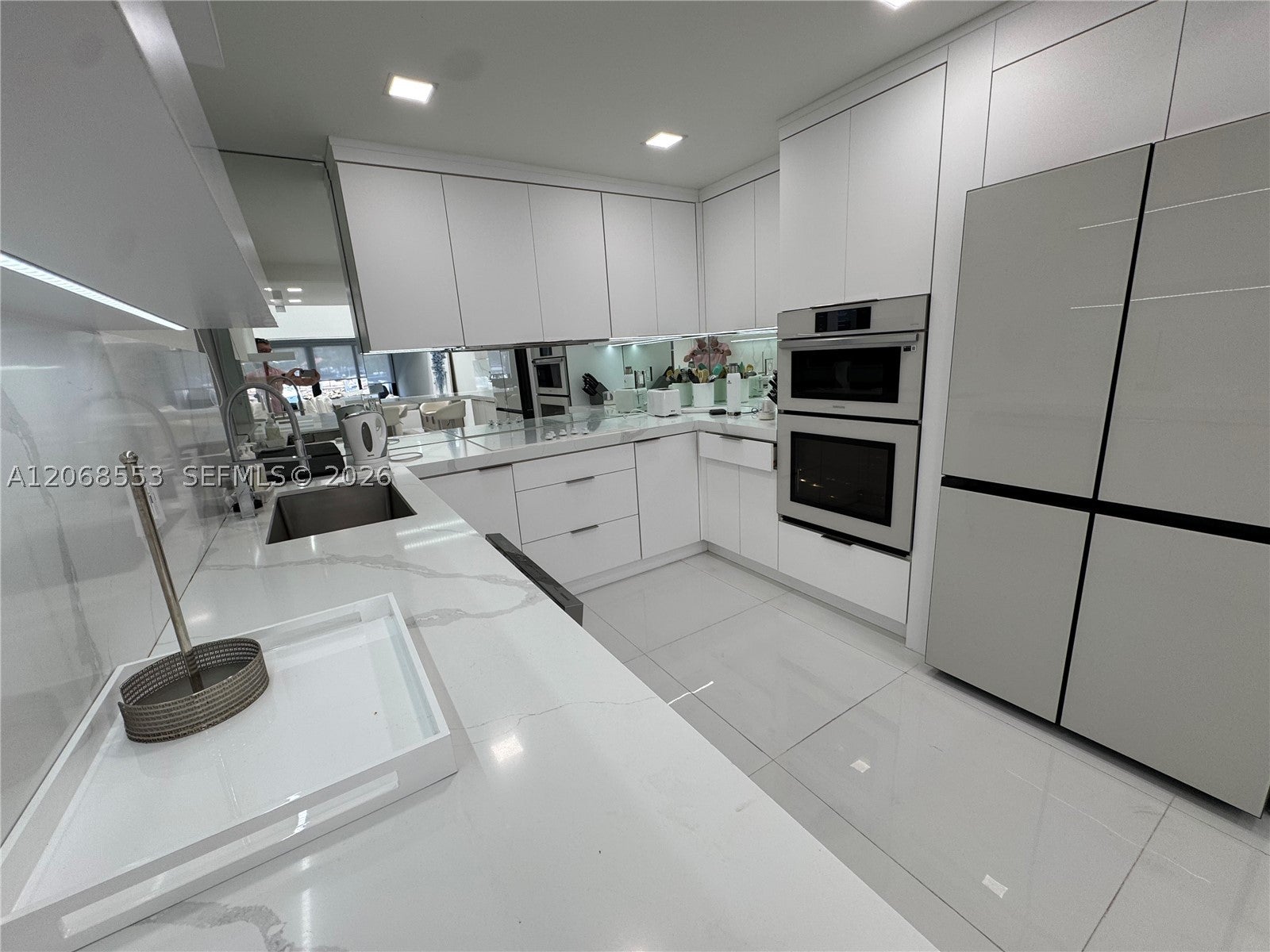 336 Poinciana Dr 1008
