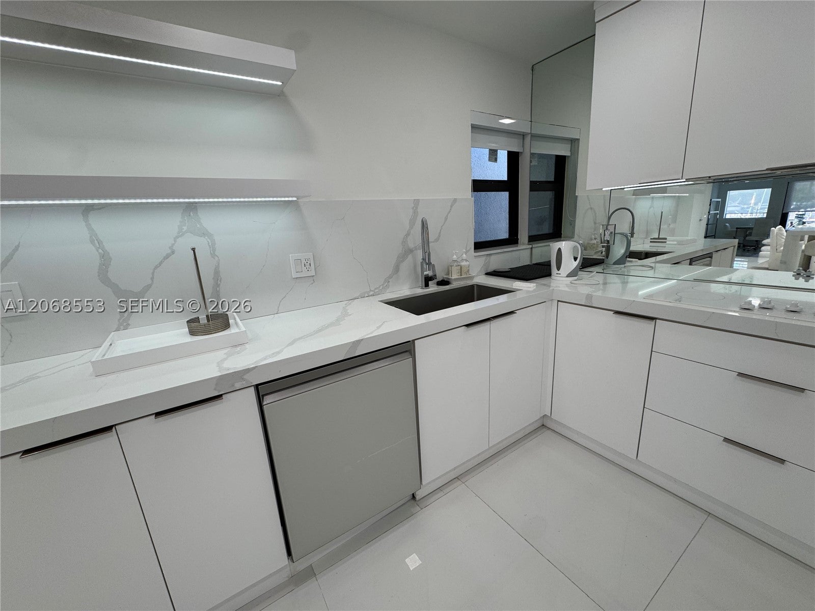 336 Poinciana Dr 1008