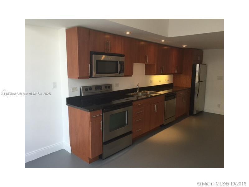 111 E Flagler St 1003