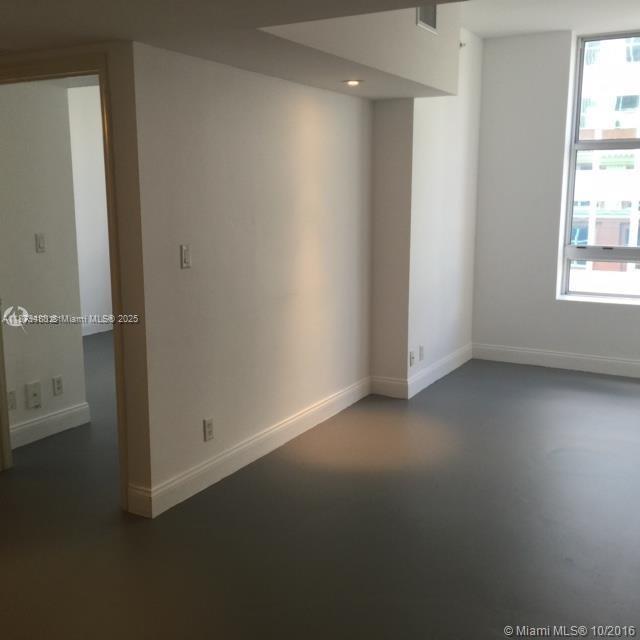 111 E Flagler St 1003