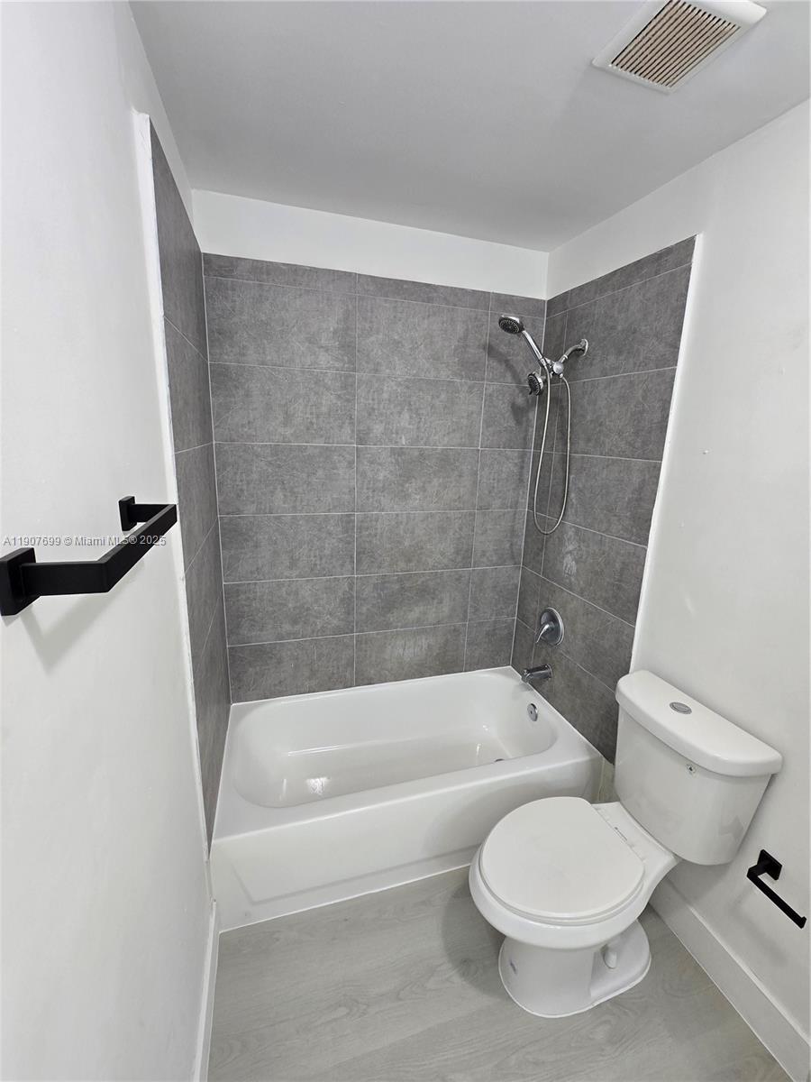 VILLA REAL CONDO NO 7 - Residential