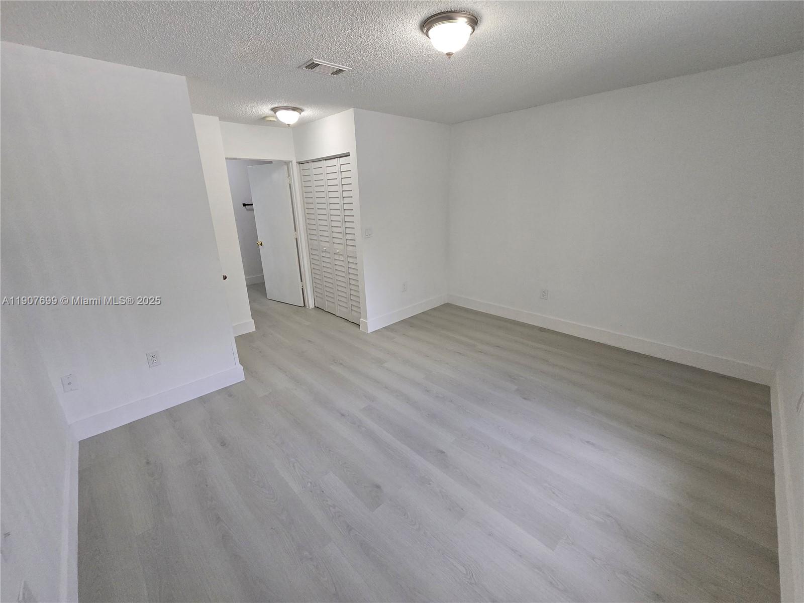 VILLA REAL CONDO NO 7 - Residential