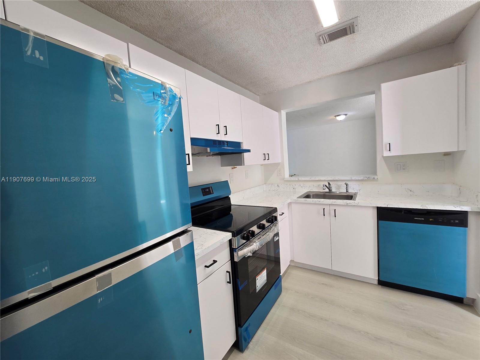 VILLA REAL CONDO NO 7 - Residential