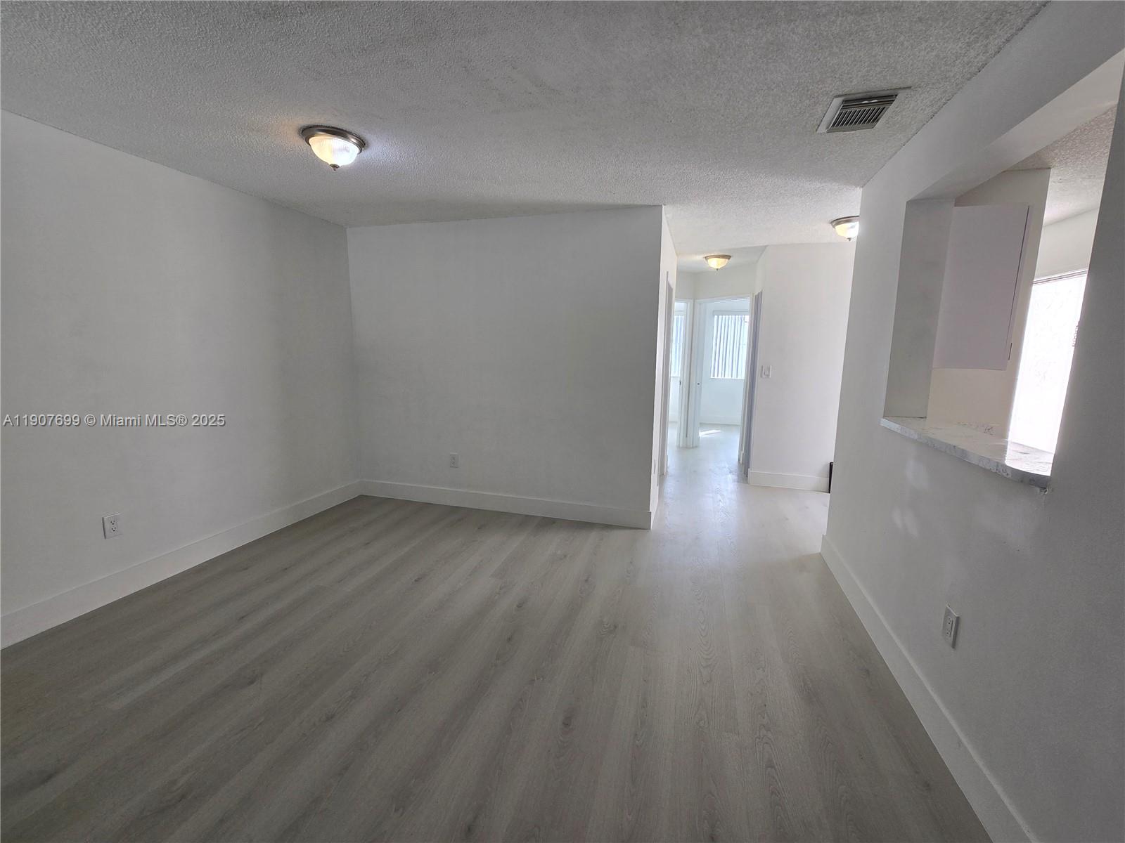 VILLA REAL CONDO NO 7 - Residential