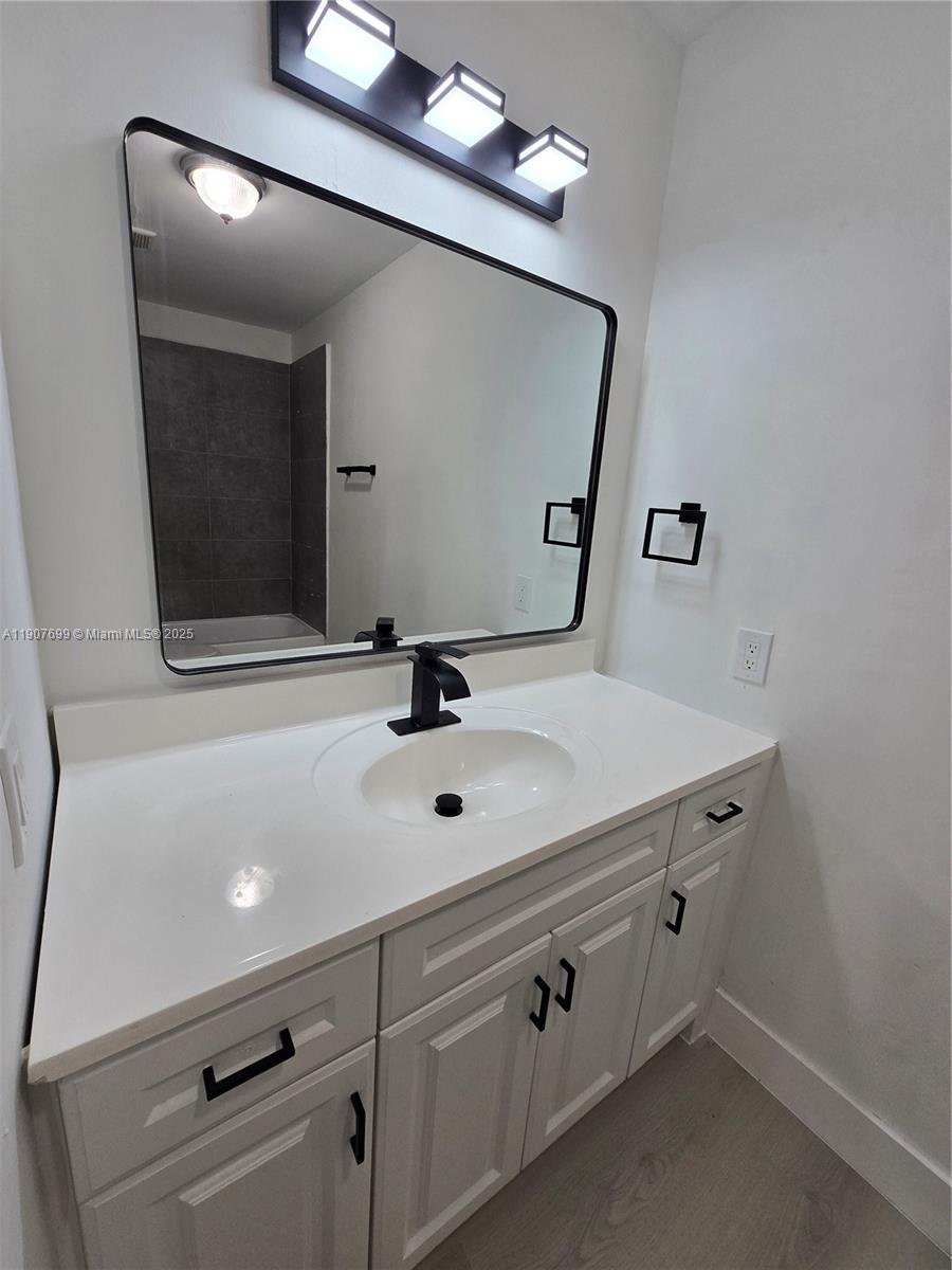 VILLA REAL CONDO NO 7 - Residential