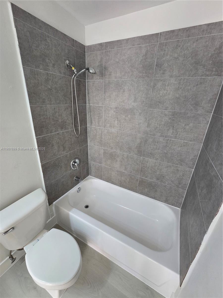 VILLA REAL CONDO NO 7 - Residential