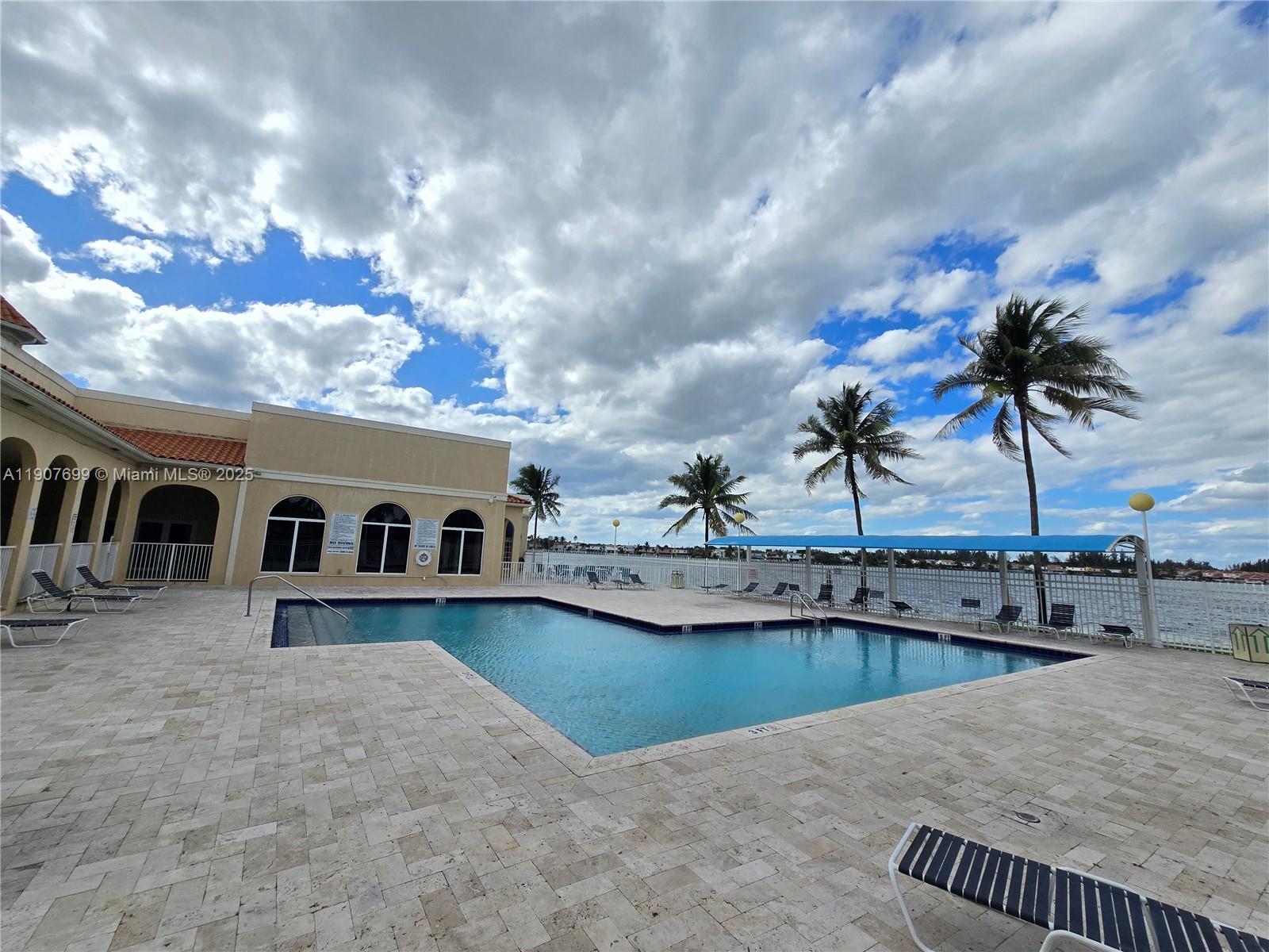 VILLA REAL CONDO NO 7 - Residential