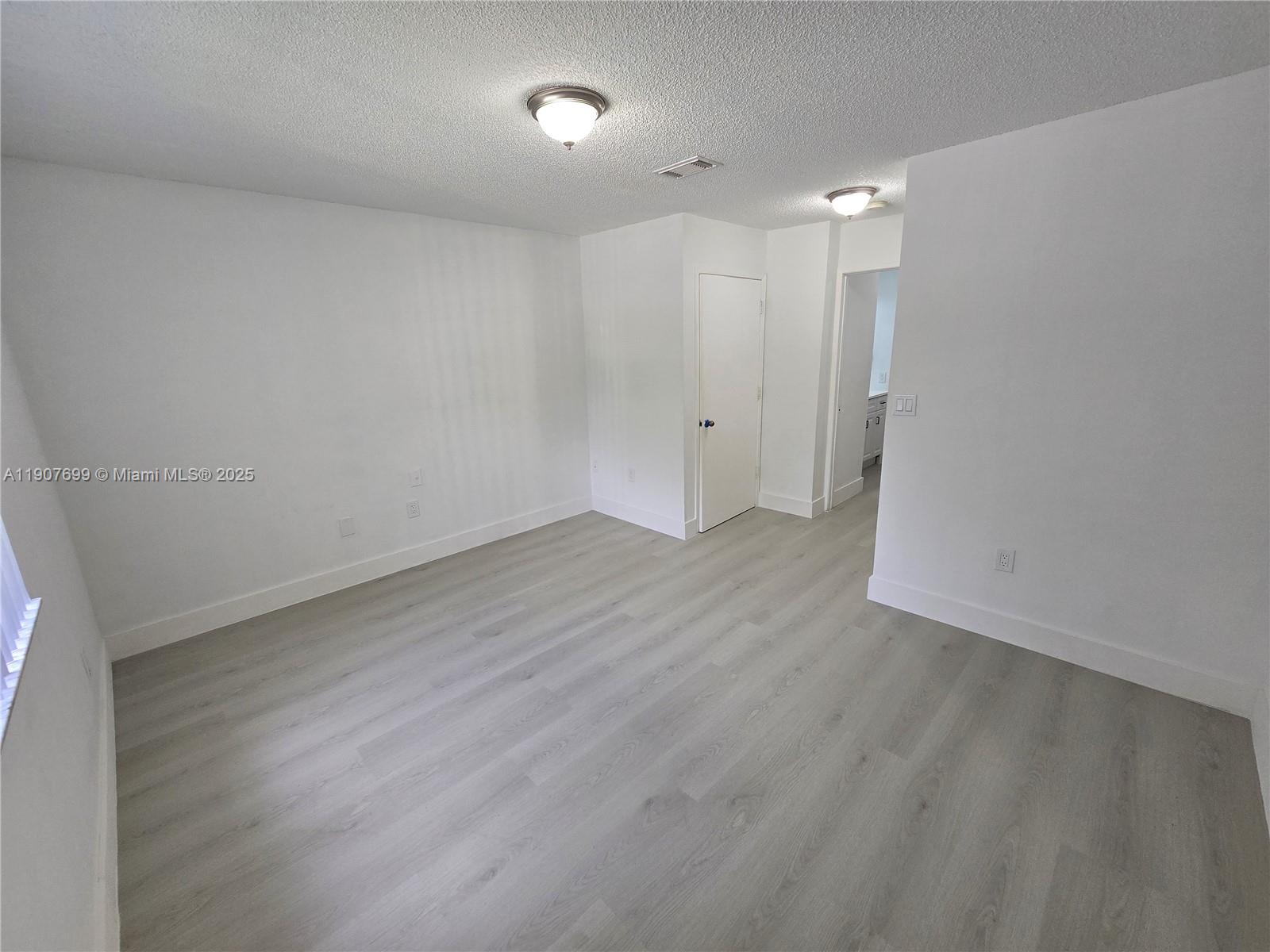 VILLA REAL CONDO NO 7 - Residential