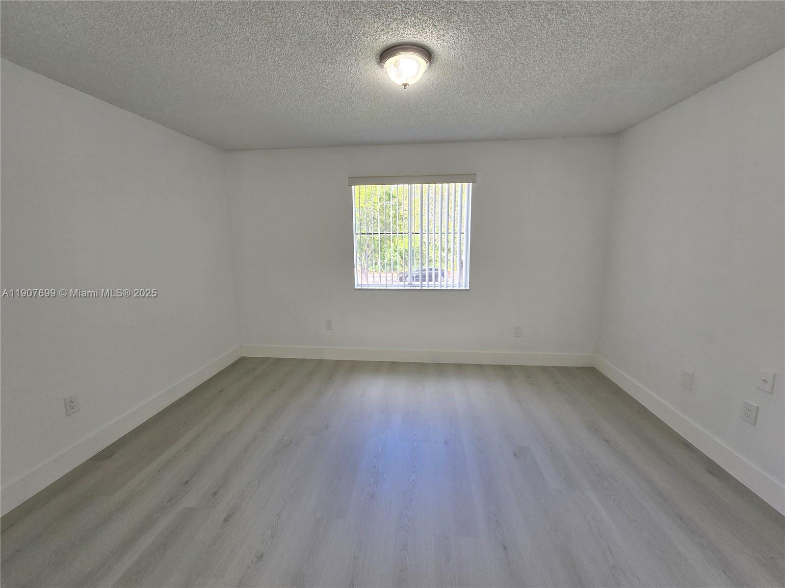 VILLA REAL CONDO NO 7 - Residential