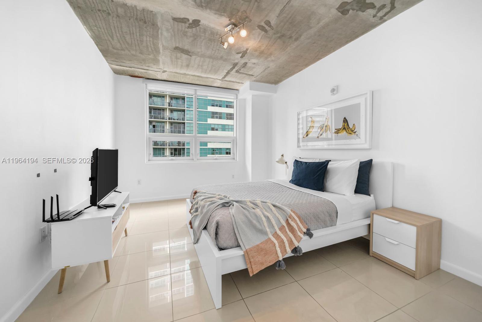 MIDBLOCK MIAMI CONDO - Residential