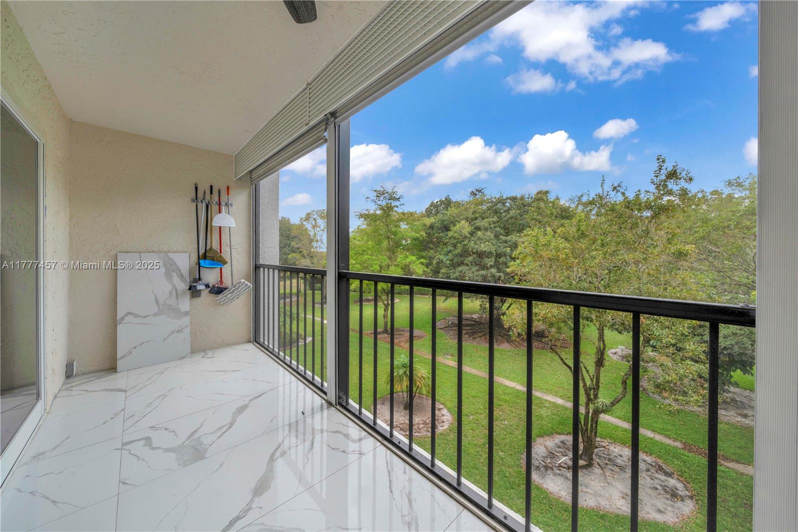 GREENS OF INVERRARY PHASE - Residential