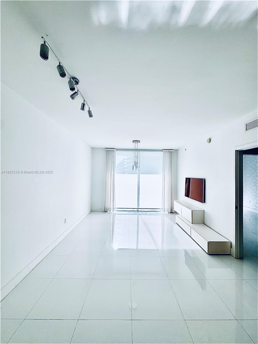 1080 Brickell Ave 3507, Miami, Broward County, Florida - 1 Bedrooms  
1 Bathrooms - 