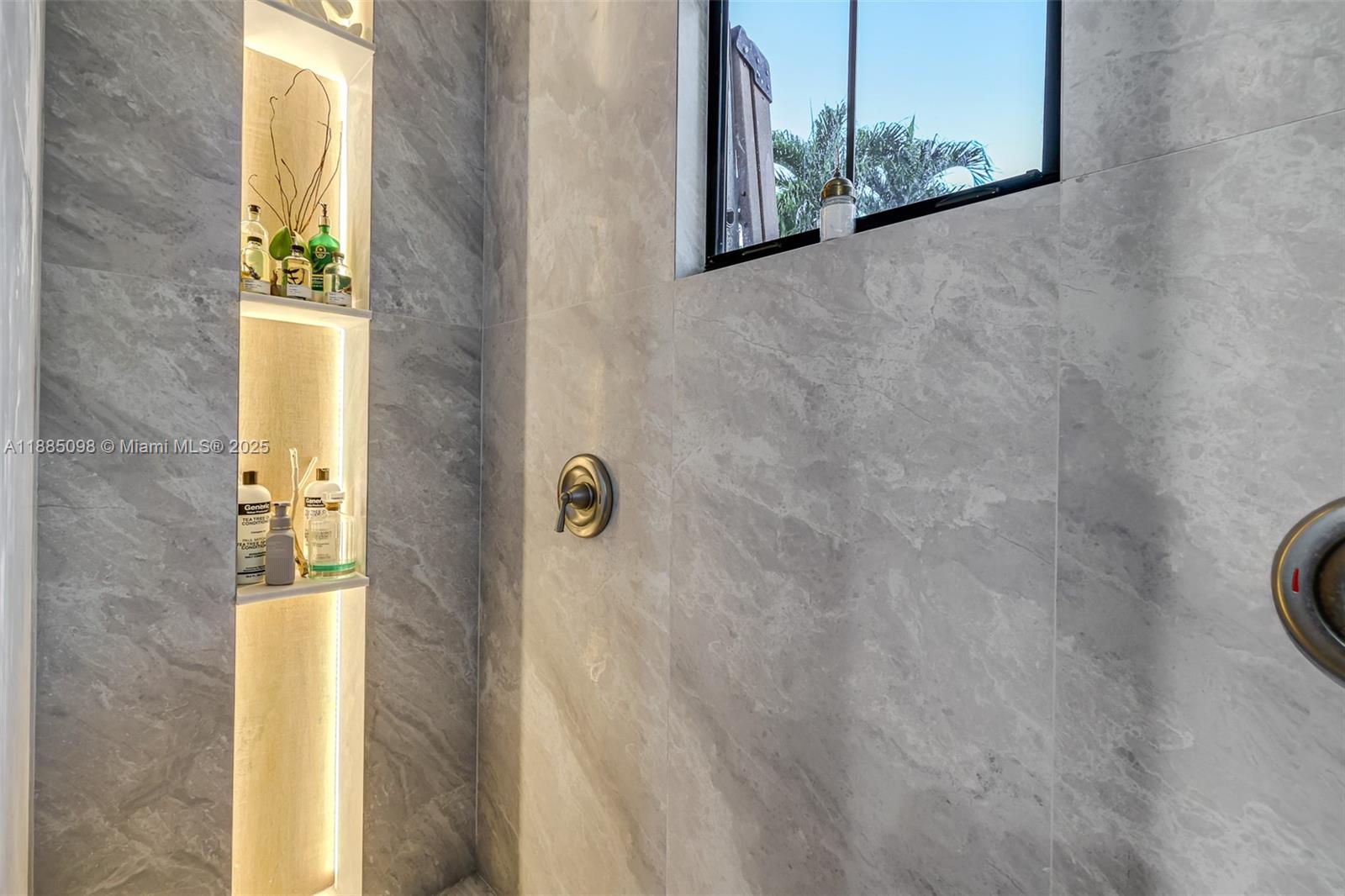 TORRES TOWER - Residential