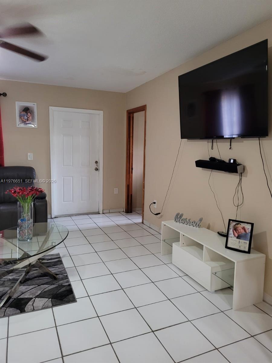 WESTBROOKE TWIN HOMES CON - Residential Lease