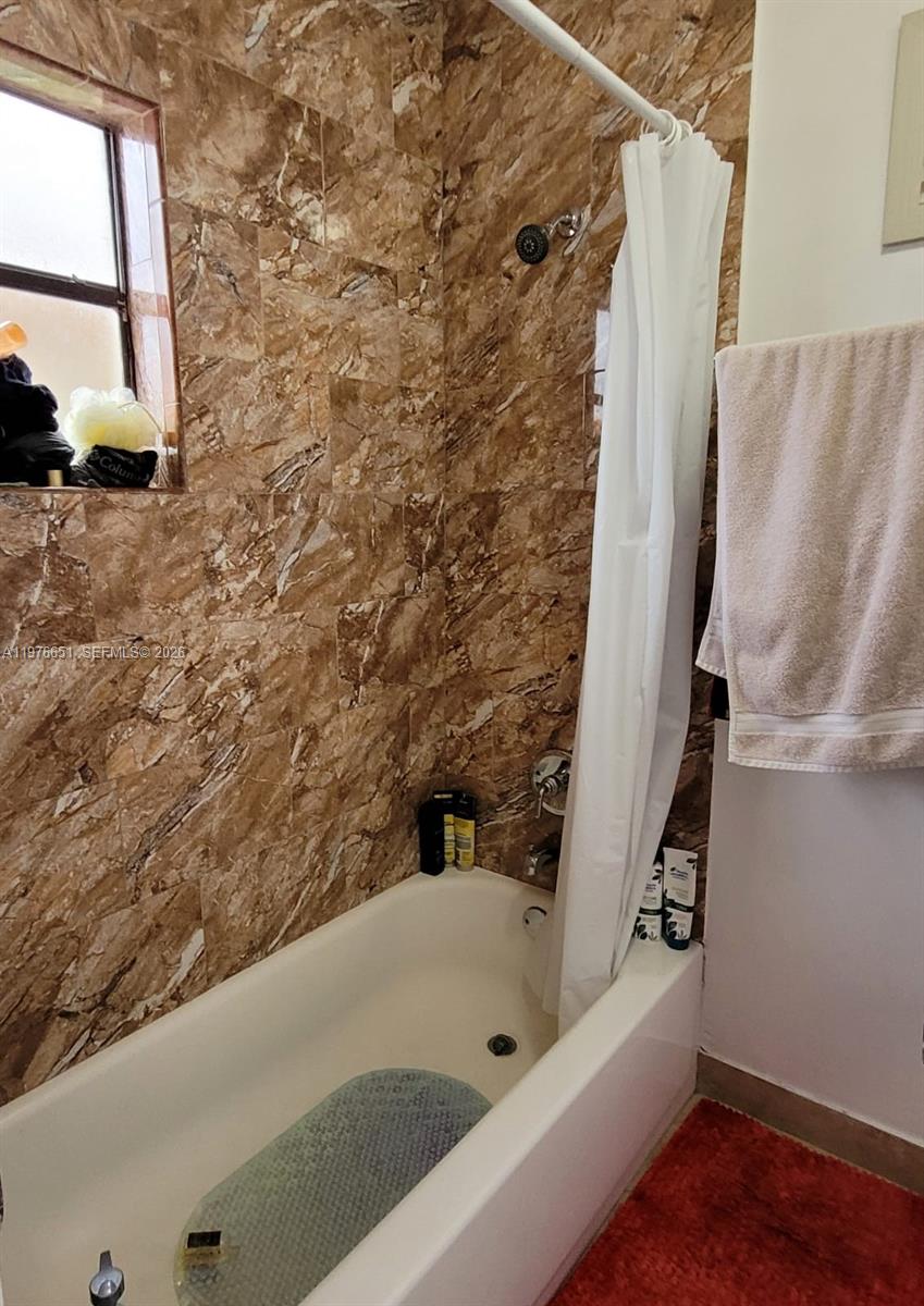 WESTBROOKE TWIN HOMES CON - Residential Lease