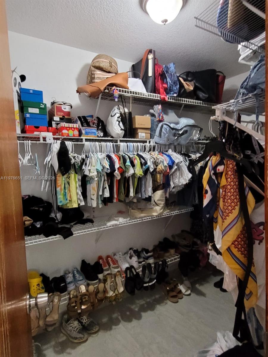 WESTBROOKE TWIN HOMES CON - Residential Lease