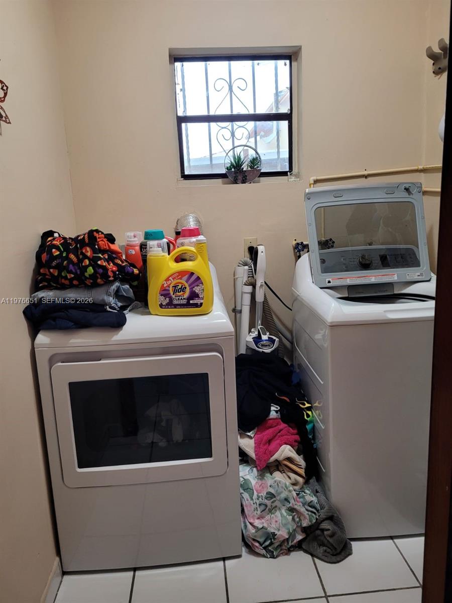 WESTBROOKE TWIN HOMES CON - Residential Lease