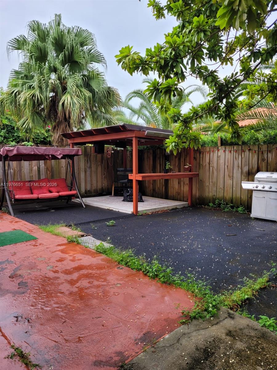 WESTBROOKE TWIN HOMES CON - Residential Lease