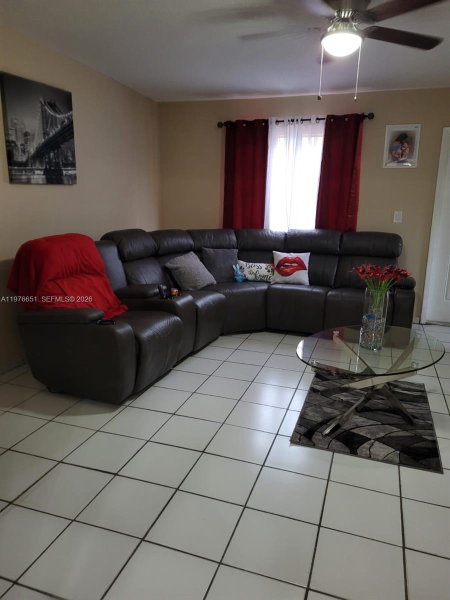 WESTBROOKE TWIN HOMES CON - Residential Lease