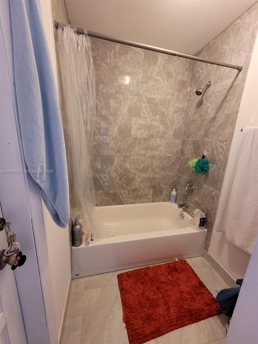 WESTBROOKE TWIN HOMES CON - Residential Lease