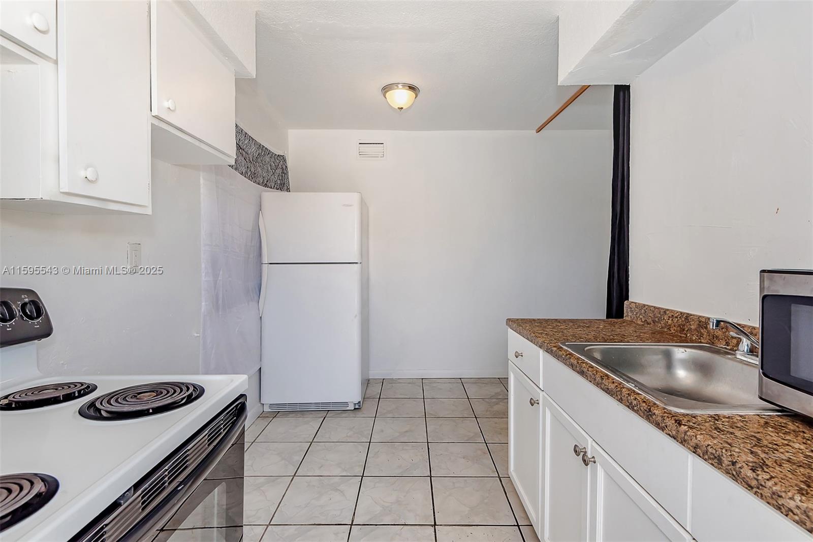 PINE HIGHLANDS - Residential Lease