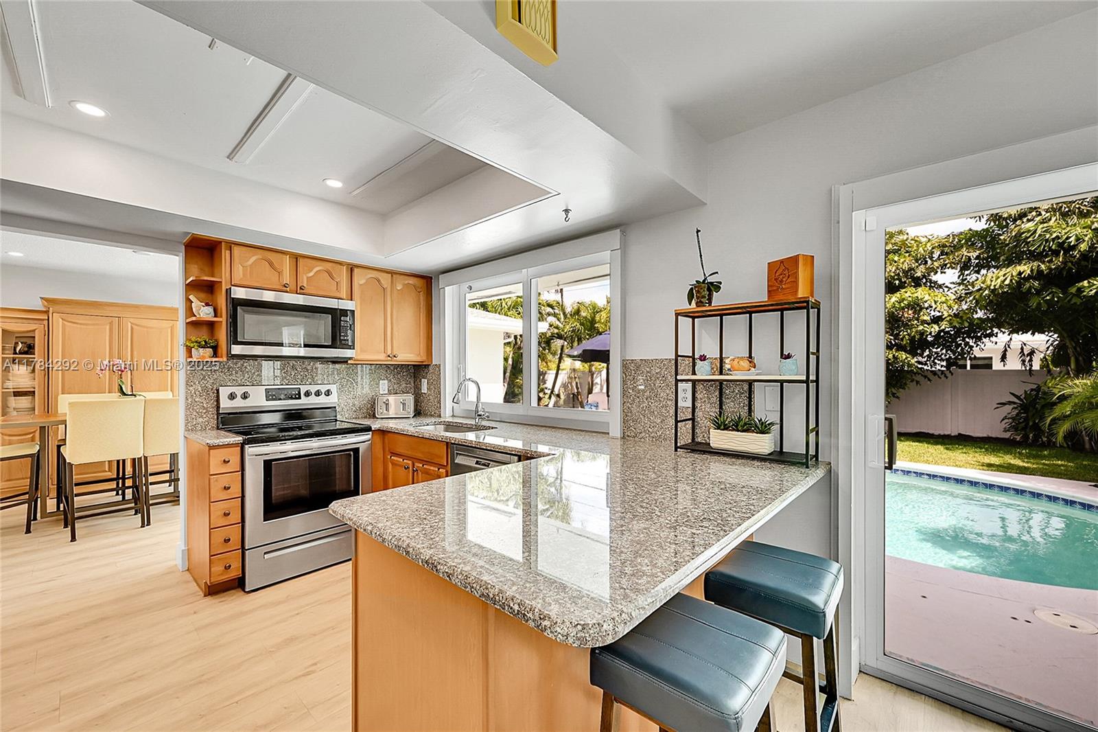 IMPERIAL POINT 2 SEC - Residential