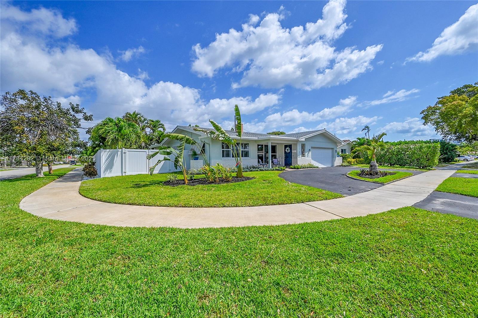 IMPERIAL POINT 2 SEC - Residential