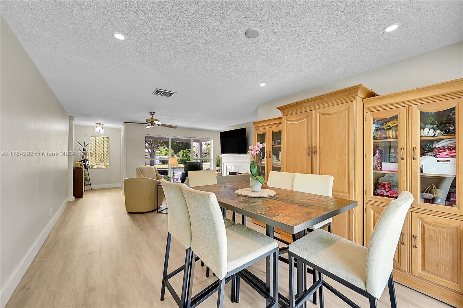 IMPERIAL POINT 2 SEC - Residential