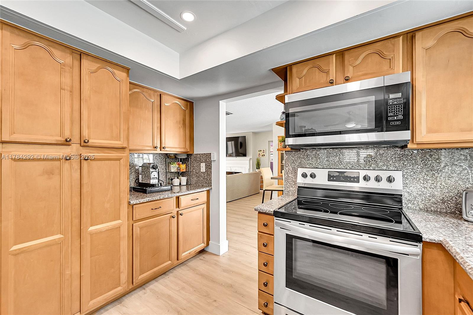 IMPERIAL POINT 2 SEC - Residential