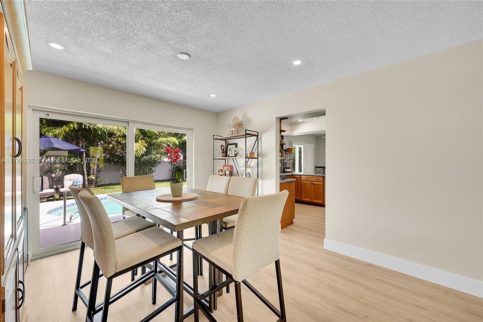 IMPERIAL POINT 2 SEC - Residential