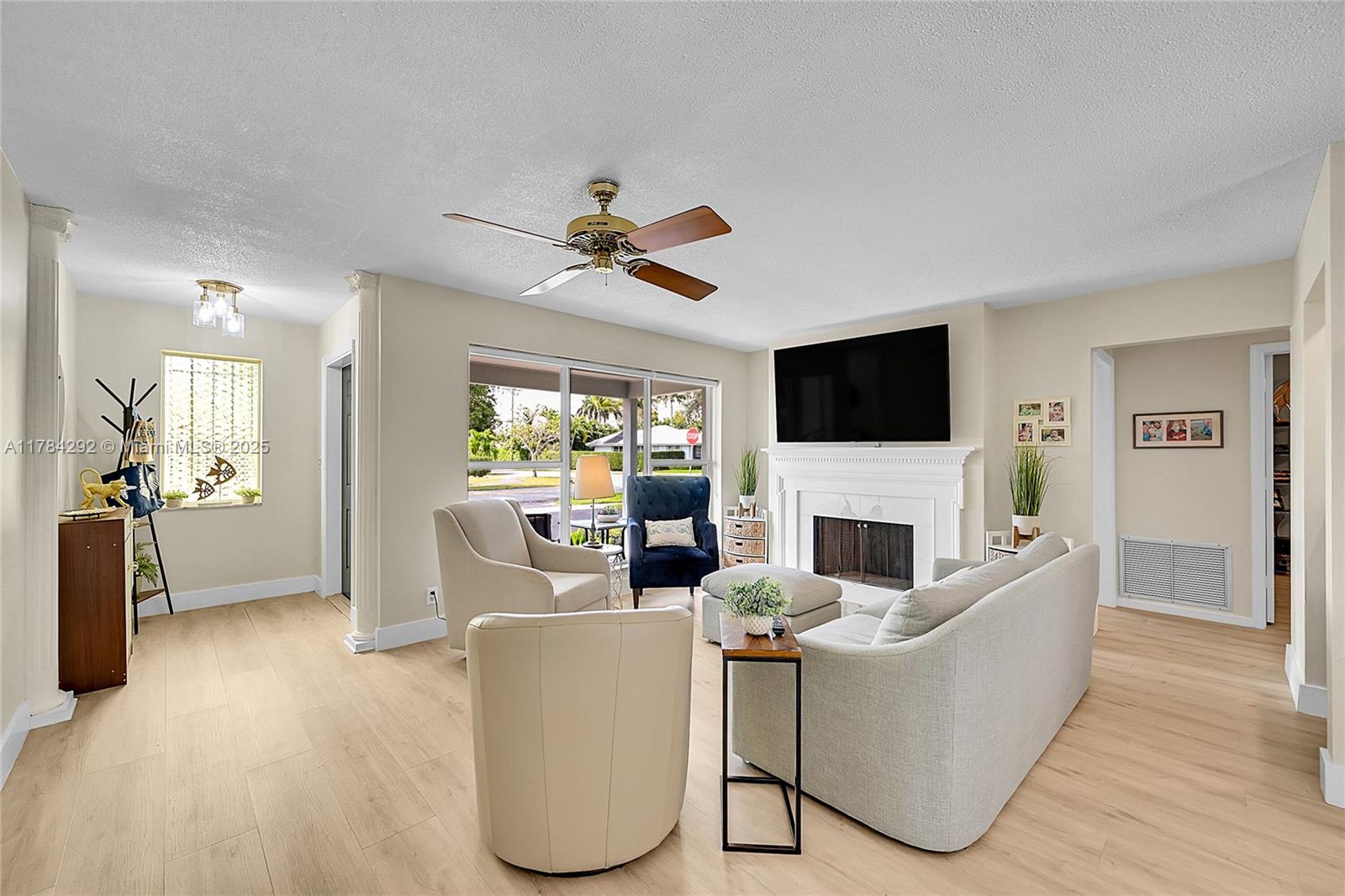 IMPERIAL POINT 2 SEC - Residential