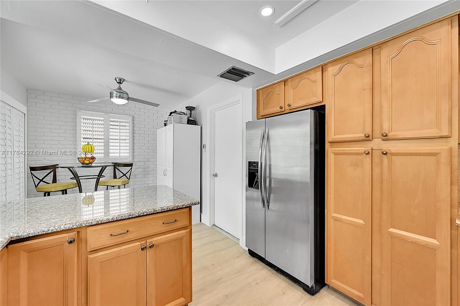 IMPERIAL POINT 2 SEC - Residential