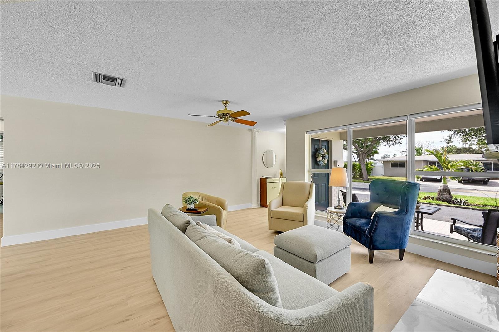 IMPERIAL POINT 2 SEC - Residential