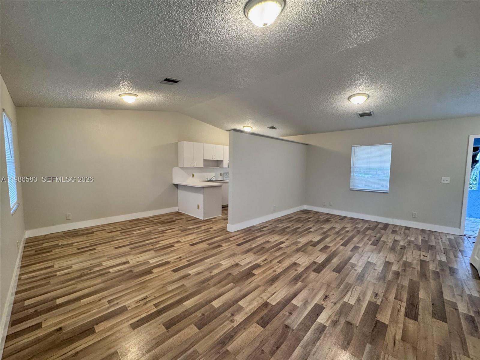 LINCOLN PARK CORR PLAT - Residential Lease