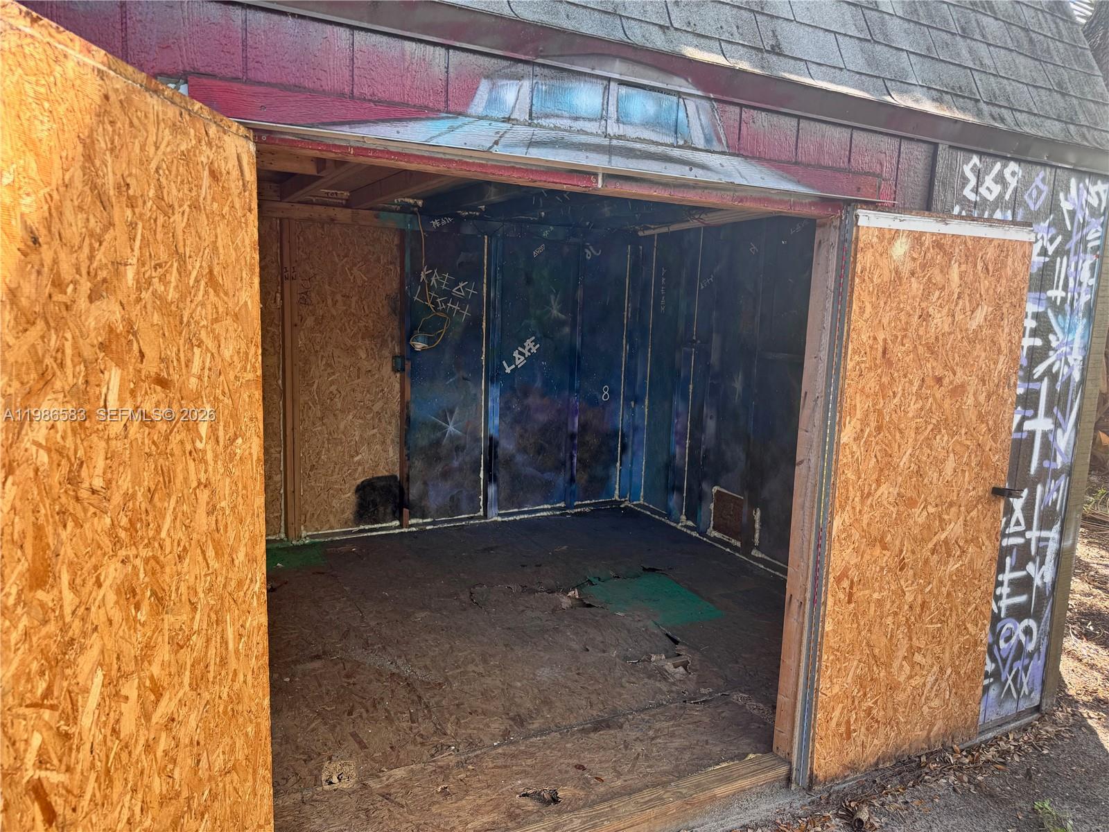 LINCOLN PARK CORR PLAT - Residential Lease