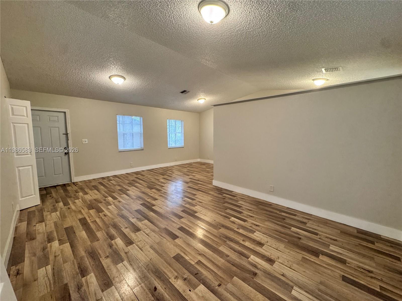 LINCOLN PARK CORR PLAT - Residential Lease