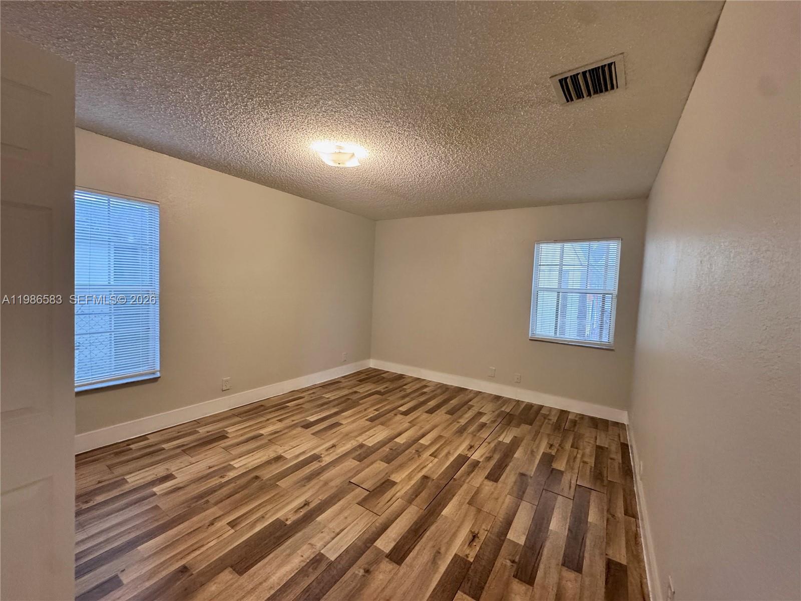 LINCOLN PARK CORR PLAT - Residential Lease