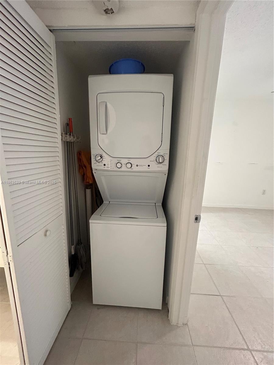 SUFFOLK AT CENTURY VILLAGE - Residential