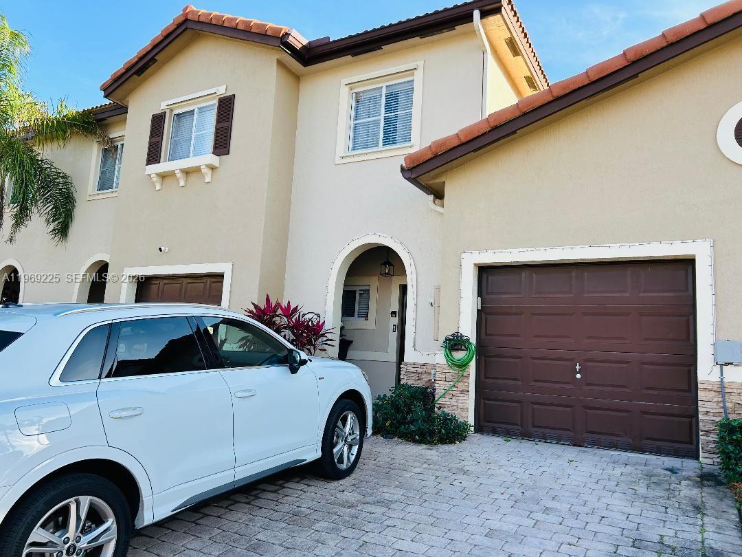 LAKES BY THE BAY JAY - Residential Lease