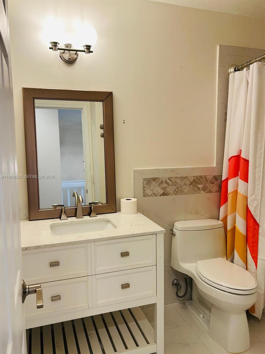 LAKES BY THE BAY JAY - Residential Lease