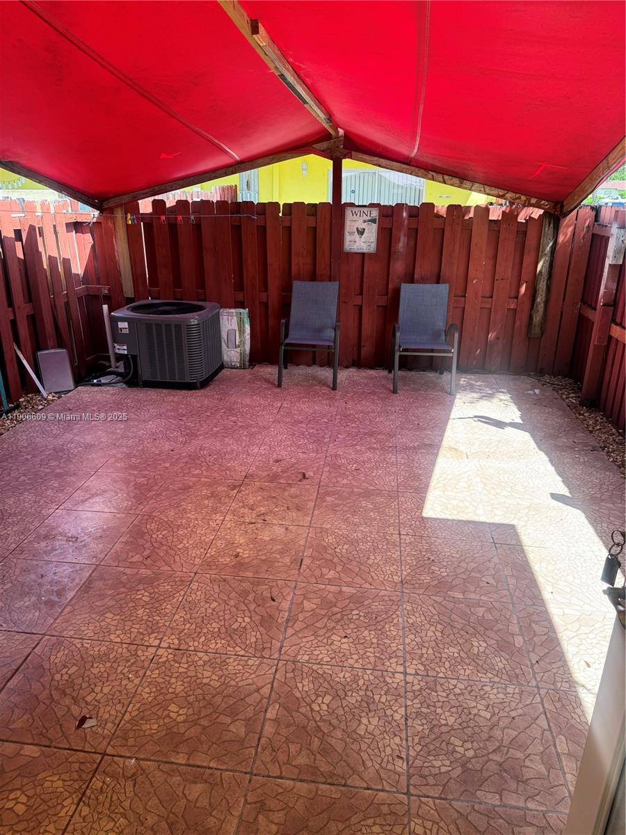 POINT ROYALE BLDGS 3 & 4 - Residential Lease