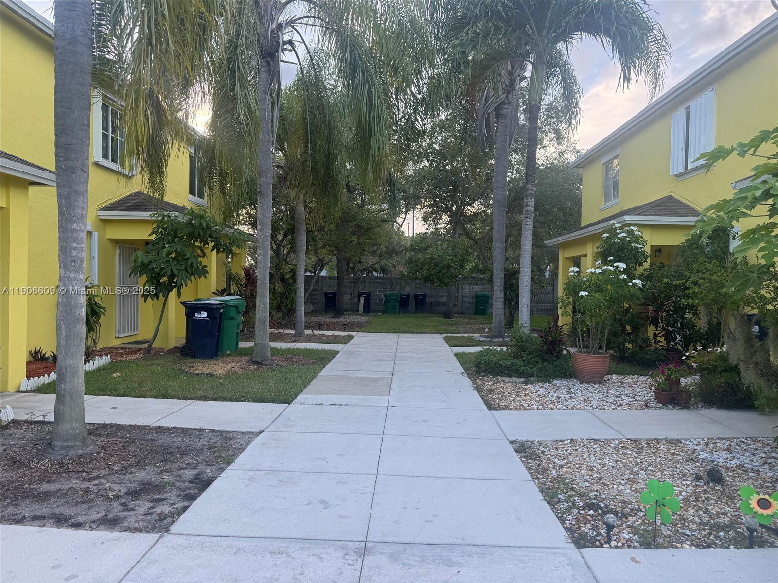 POINT ROYALE BLDGS 3 & 4 - Residential Lease