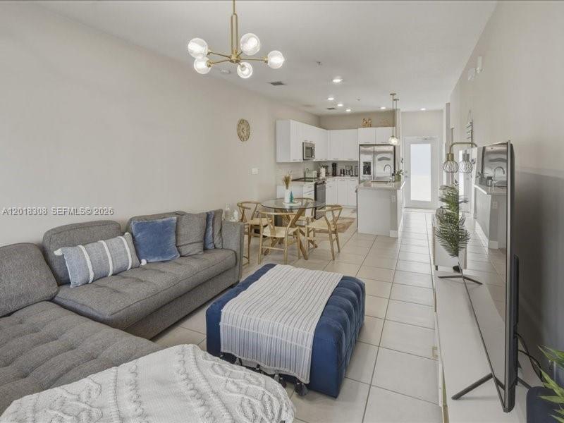 DOWNTOWN DORAL SOUTH PHAS - Residential
