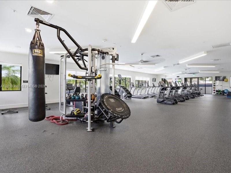 DOWNTOWN DORAL SOUTH PHAS - Residential