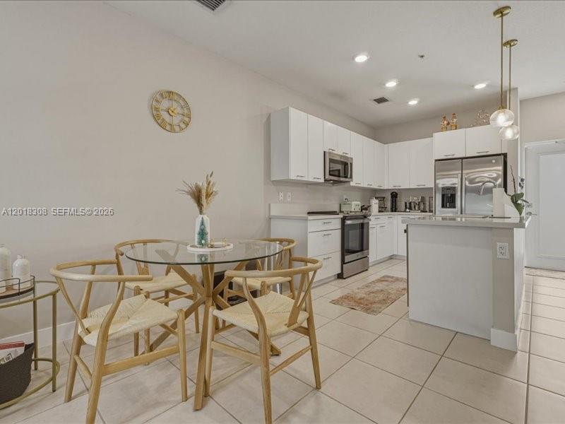 DOWNTOWN DORAL SOUTH PHAS - Residential