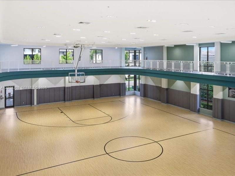 DOWNTOWN DORAL SOUTH PHAS - Residential