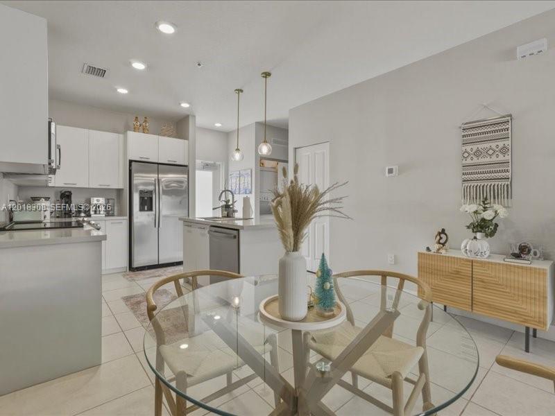 DOWNTOWN DORAL SOUTH PHAS - Residential